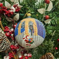 SANTA COMING TO MANHATTAN GLASS BALL
